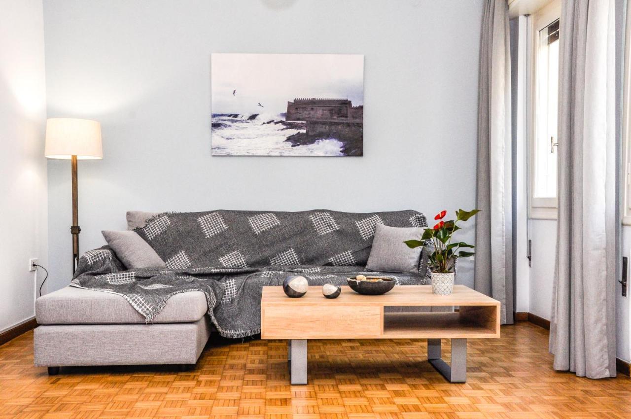 The Elegant. Spacious City Center Apartment. Heraklion  Exterior photo